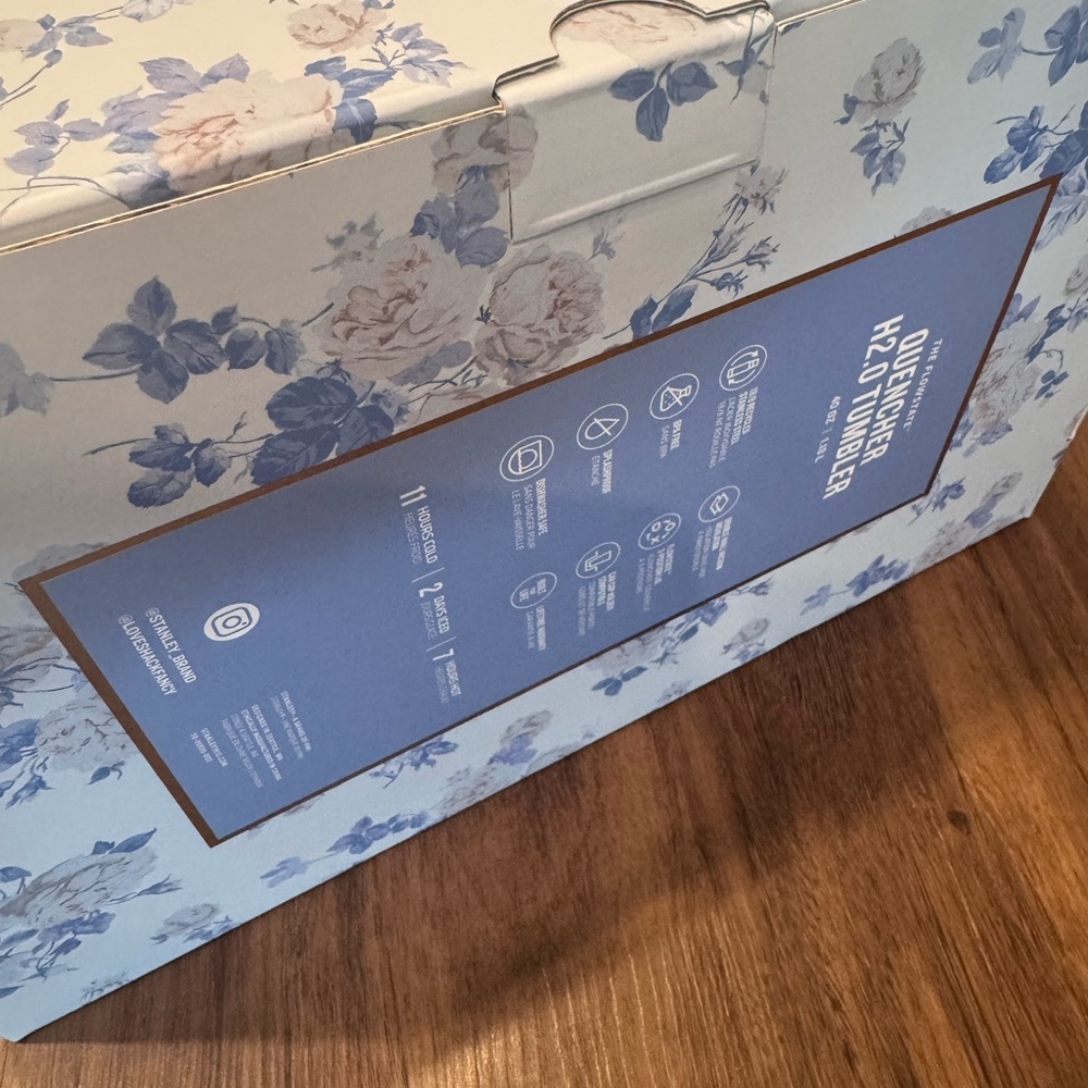 LoveShackFancy Stanley Box, dust bag, ribbon, and tissue paper - Picture 9 of 9